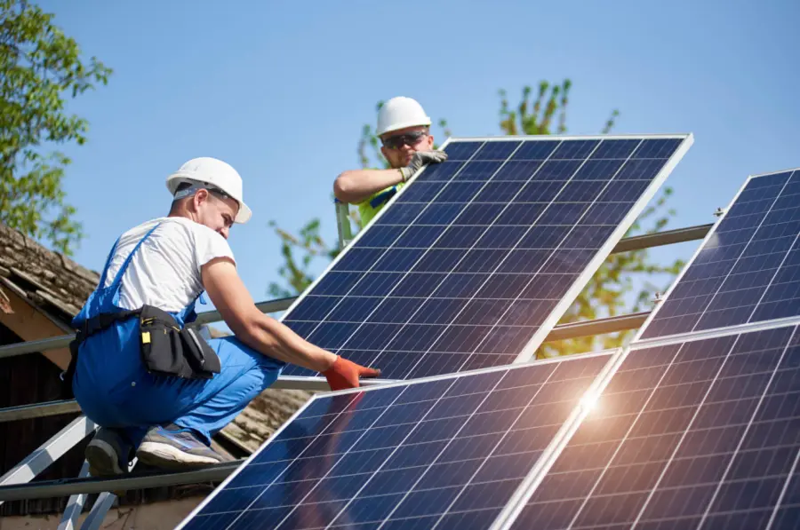 Fotovoltaico in espansione: la transizione energetica passa dall'efficientamento delle case