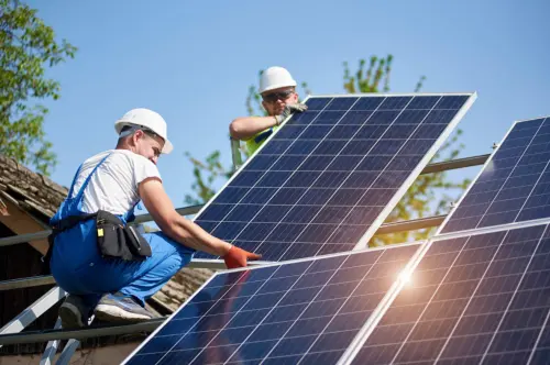 Fotovoltaico in espansione: la transizione energetica passa dall'efficientamento delle case